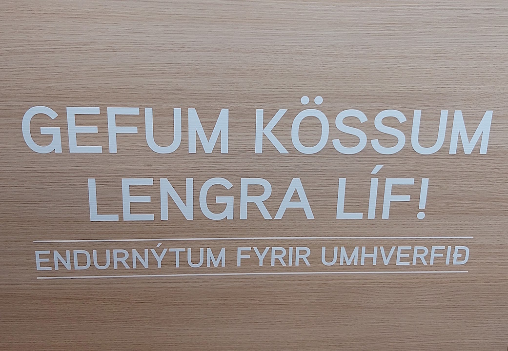 Vínbúðin-gefum kössum líf