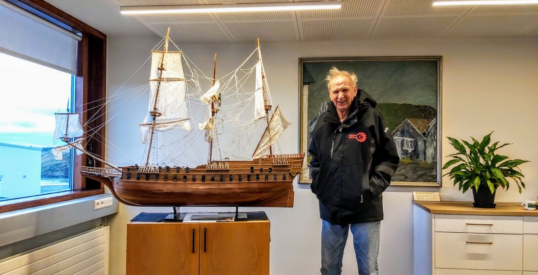 Lárus Siggeirsson fylgdist með leitinni að Gullskipinu og flutti vörur og vistir til leiðangursmanna…