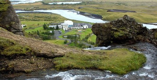 Sundlaugin og íþróttahúsið