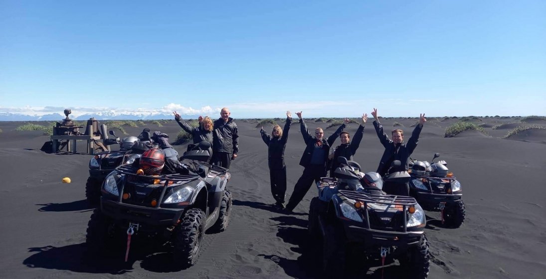 Spennandi tækifæri til að þeysa um svarta sandana við Skaftárósvita (Ljósm. eaglerock)