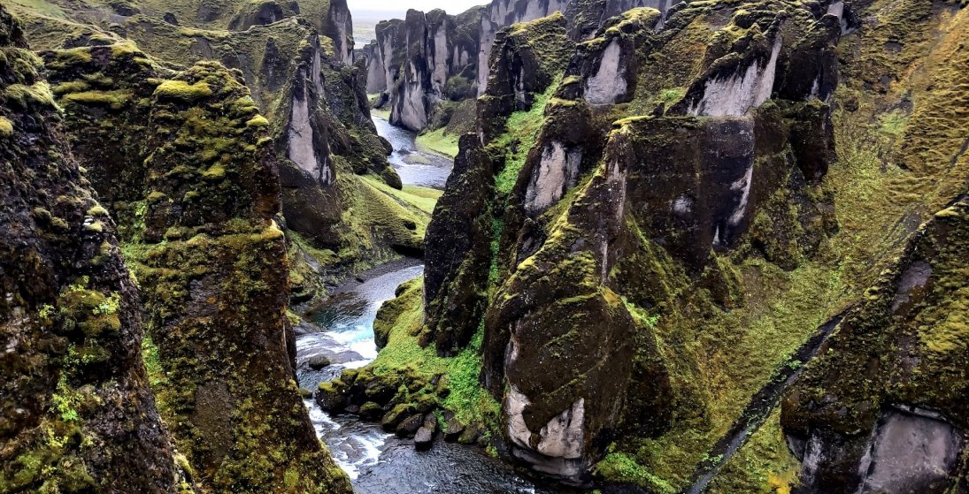 Ekki er fært að Hunkubökkum eða að Fjaðrárgljúfri á meðan gert er við brúna yfir Skaftá. (Ljósm. LM)
