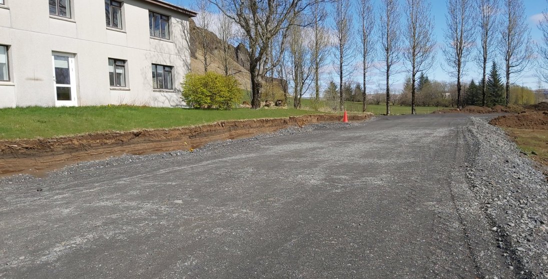 Nýjasta gatan á Klaustri verður ekki sópuð að sinni en allar aðrar götur verða sópaðar 30. maí 2022 …