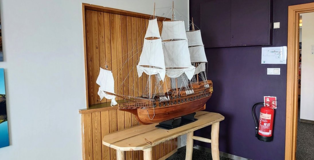 Á Skaftárstofu er gullskipið, Het Wapen Van Amsterdam, til sýnis. Þar er líka sýning á mosa, mosi er…