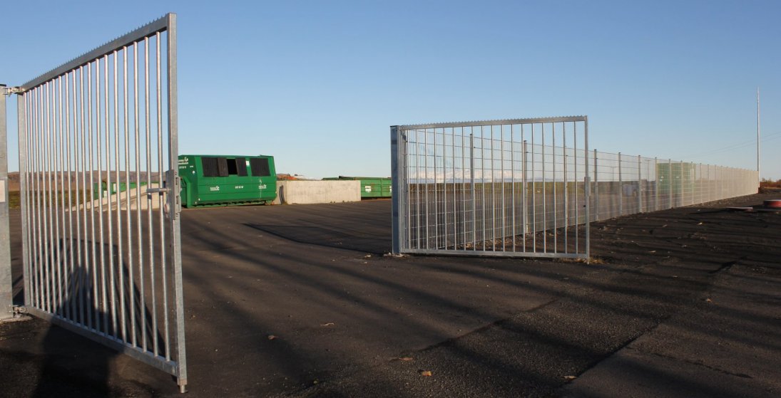 Myndin er tekin stuttu eftir að gámavöllurinn var girtur af. (Ljósm. LM)