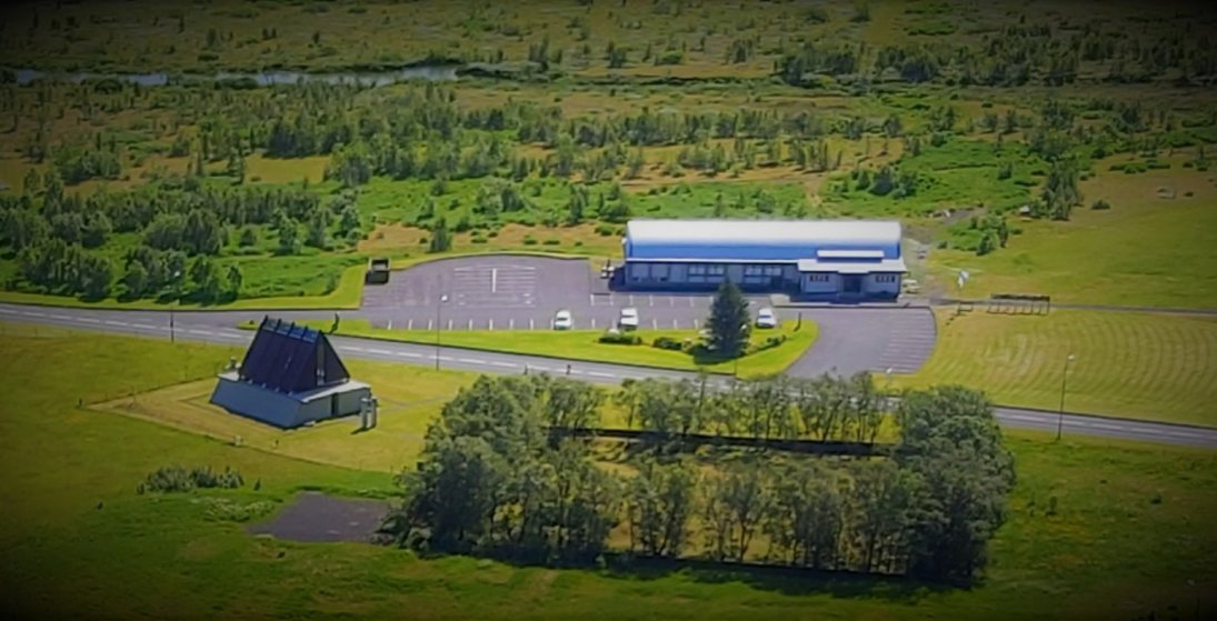 Minningarkapella Sr. Jóns Steingrímssonar og gamli kirkjugarðurinn á Kirkjubæjarklaustri (Ljósm. LM)