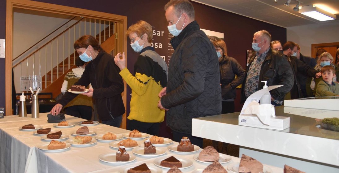 Kvenfélag Kirkjubæjarhrepps seldi kaffiveitingar og ágóðinn rennur til slökkviliðs Skaftárhrepps (Lj…