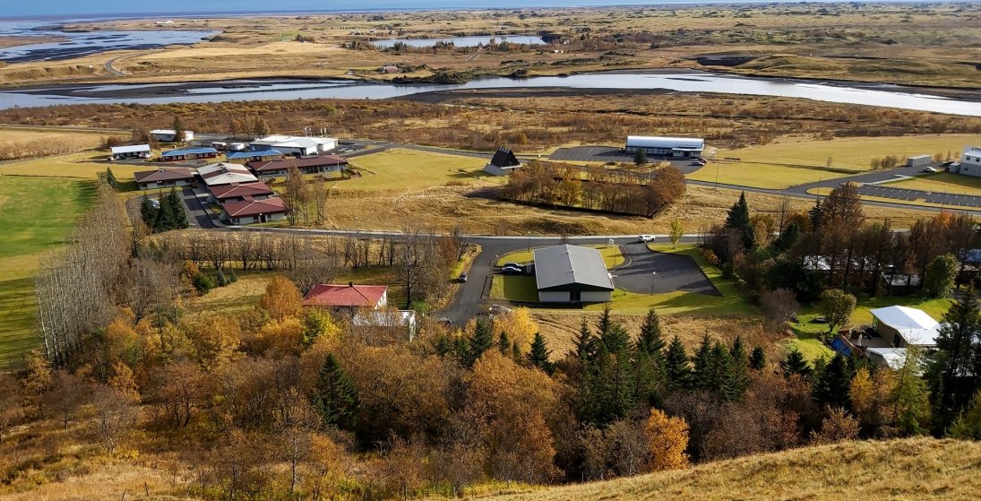 Læknisbústaður og Heilsugæslan á Kirkjubæjarklaustri (Ljósm. LM)