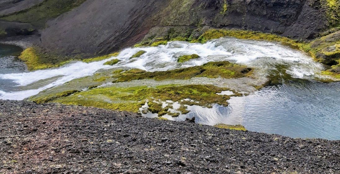Hólmsá rennur úr Hólmsárlóni. Margir fallegir fossar eru í Hólmsá. (Ljósm. LM)