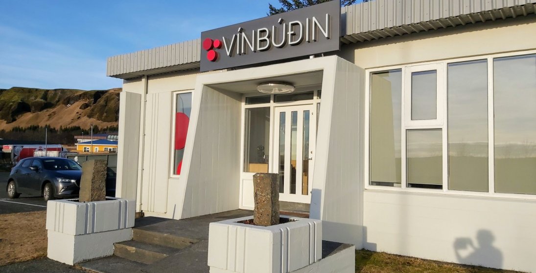 Vínbúðin á Kirkjubæjarklaustri er í húsi sem var Pósthúsið á síðustu öld (Ljósm. LM)