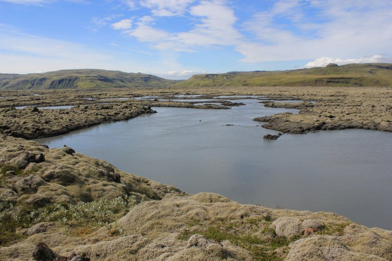 Skaftárhlaup geta valdið tjóni á þjóðvegi 1 og víðar. Ferðalöngum er ráðlagt að fylgjast vel með fré…