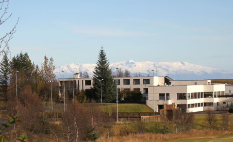 Kirkjubæjarstofa á Síðu flytur á efri hæðina.