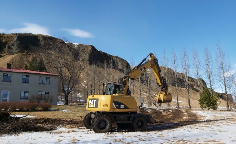 Læknisbústaðurinn á Kirkjubæjarklaustri stendur á stórri lóð sem nú hefur verið ákveðið að nýta undi…