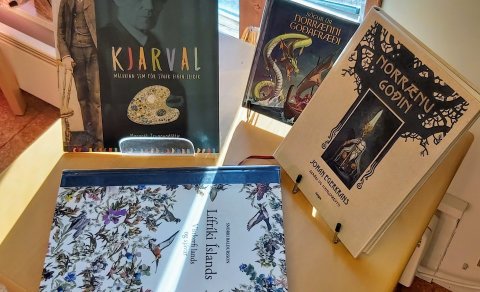 Nú fer að koma tíminn til að liggja inni með bók. Ertu með lista yfir það sem þú ætlar að lesa í vet…