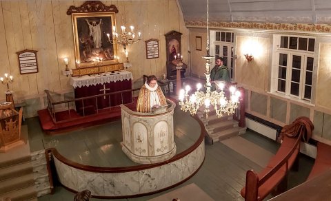 Agnes Sigurðardóttir biskup og Sr. Ingimar Helgason í messu í Prestsbakkakirkju (Ljósm. LM)