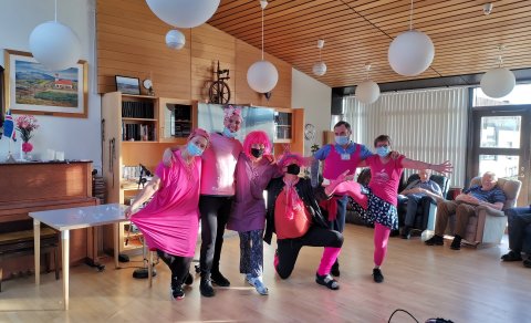 Bleikur október á Klausturhólum á Kirkjubæjarklaustri (Ljósm. Hasse)