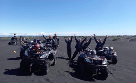 Spennandi tækifæri til að þeysa um svarta sandana við Skaftárósvita (Ljósm. eaglerock)