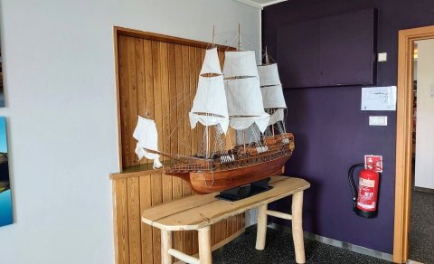 Á Skaftárstofu er gullskipið, Het Wapen Van Amsterdam, til sýnis. Þar er líka sýning á mosa, mosi er…