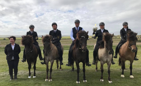 Myndin er tekin á Hestaþingi Kóps þann 11. júlí sumarið 2020. Hún er af úrslitum í A-flokki gæðinga.…