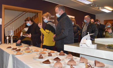 Kvenfélag Kirkjubæjarhrepps seldi kaffiveitingar og ágóðinn rennur til slökkviliðs Skaftárhrepps (Lj…