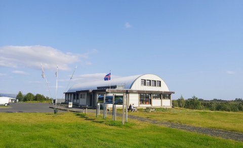 Skaftárstofa er í félagsheimilinu Kirkjuhvoli á Kirkjubæjarklaustri (Ljósm. LM)